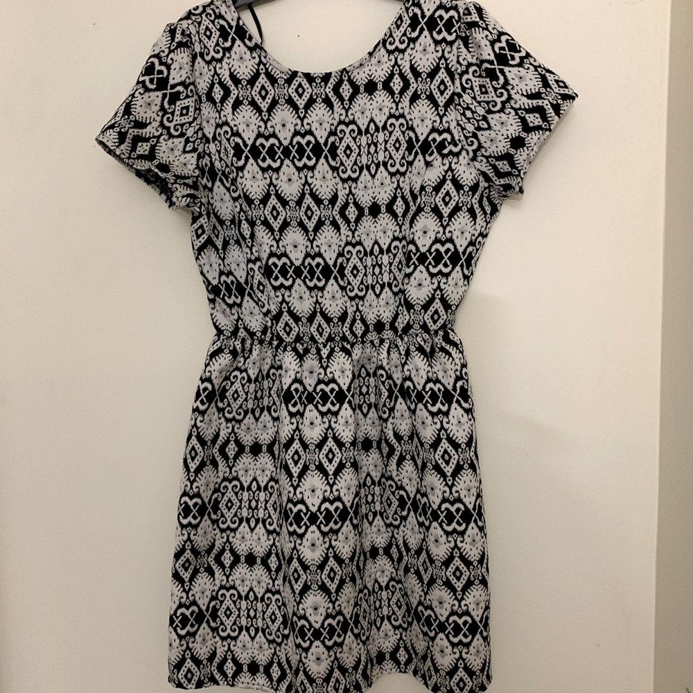 Elegant B&W Printed Dress